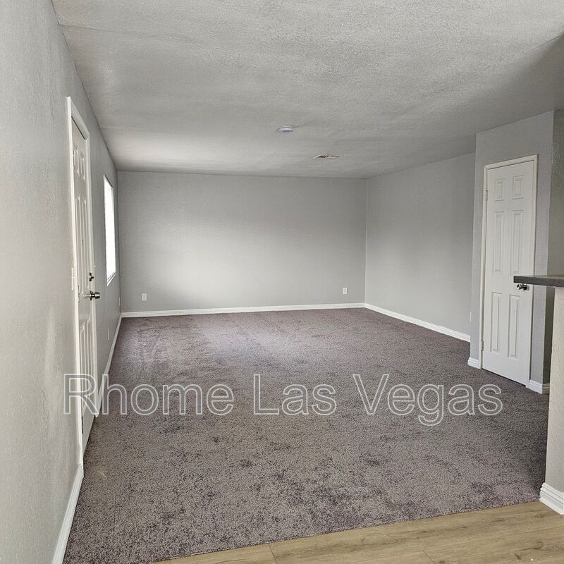 Section 8 Accepted! Spacious & Upgraded 3BR/2BA Apartment – property image