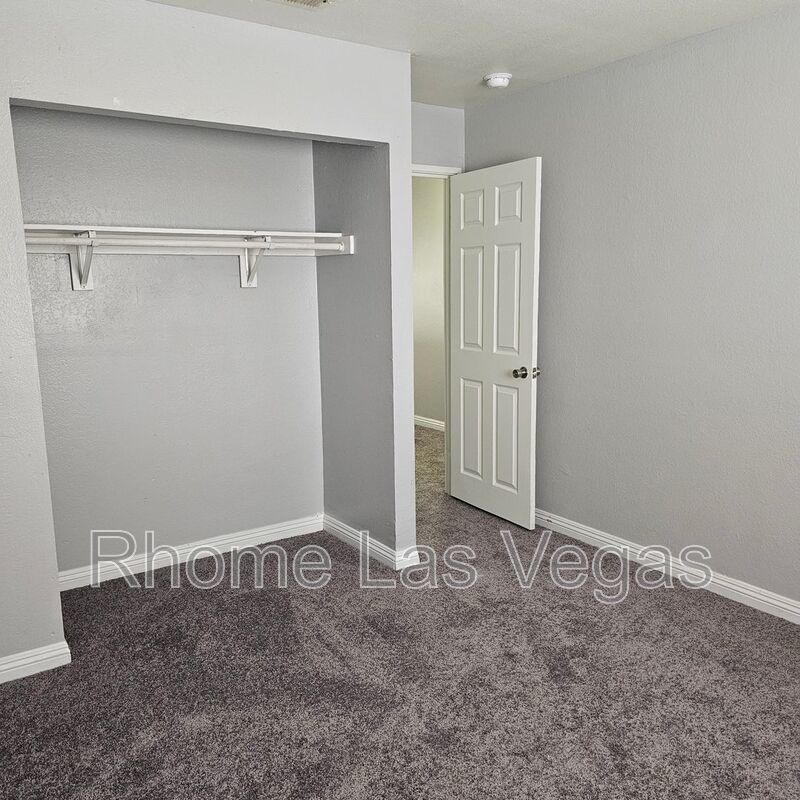 Section 8 Accepted! Spacious & Upgraded 3BR/2BA Apartment – property image