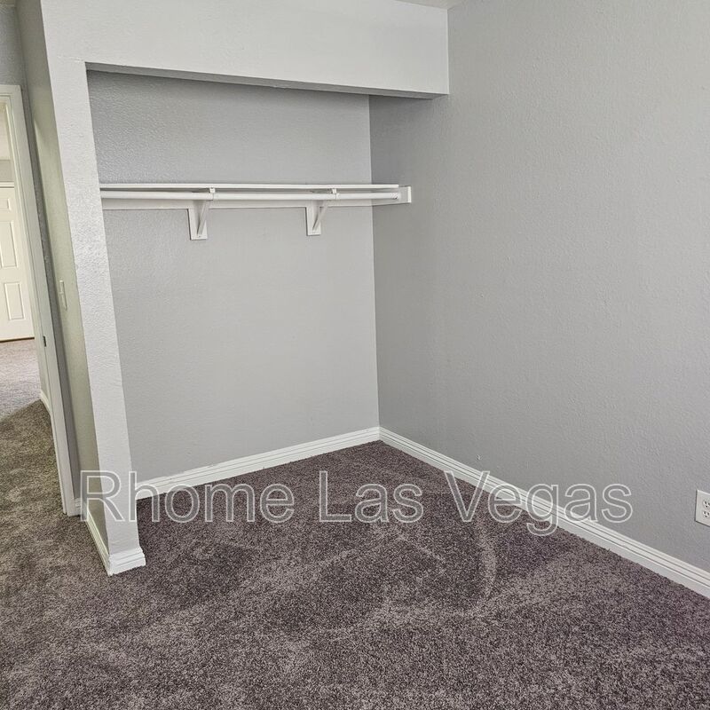 Section 8 Accepted! Spacious & Upgraded 3BR/2BA Apartment – property image