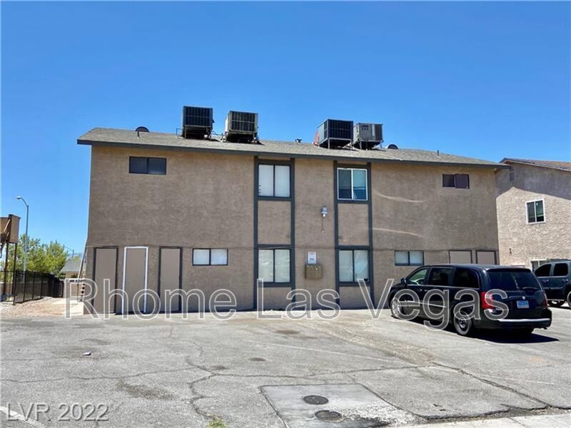 Bright & Airy 2-Bed, 2-Bath Unit with Balcony Views – Housing Vouchers Welcome! property image