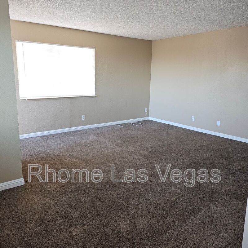 Bright & Airy 2-Bed, 2-Bath Unit with Balcony Views – Housing Vouchers Welcome! property image