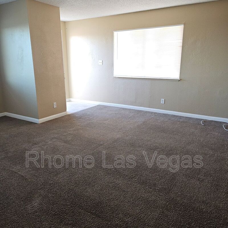 Bright & Airy 2-Bed, 2-Bath Unit with Balcony Views – Housing Vouchers Welcome! property image
