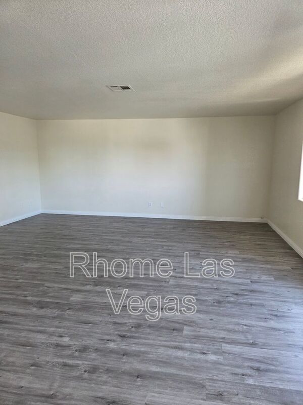 Spacious 2nd-Level 2-Bed, 2-Bath Condo – MOVE IN SPEACIAL!!! property image