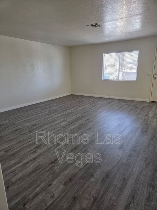 Spacious 2nd-Level 2-Bed, 2-Bath Condo – MOVE IN SPEACIAL!!! property image