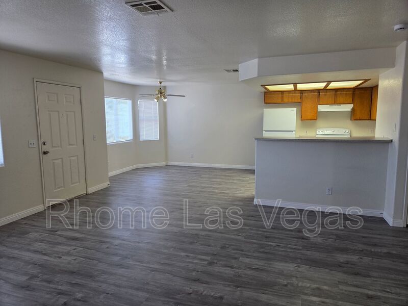 Spacious 2nd-Level 2-Bed, 2-Bath Condo – MOVE IN SPEACIAL!!! property image