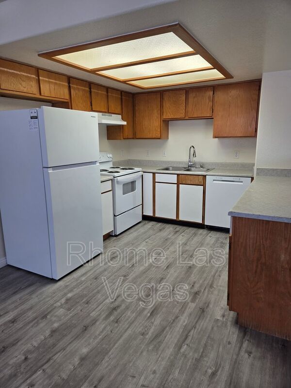 Spacious 2nd-Level 2-Bed, 2-Bath Condo – MOVE IN SPEACIAL!!! property image