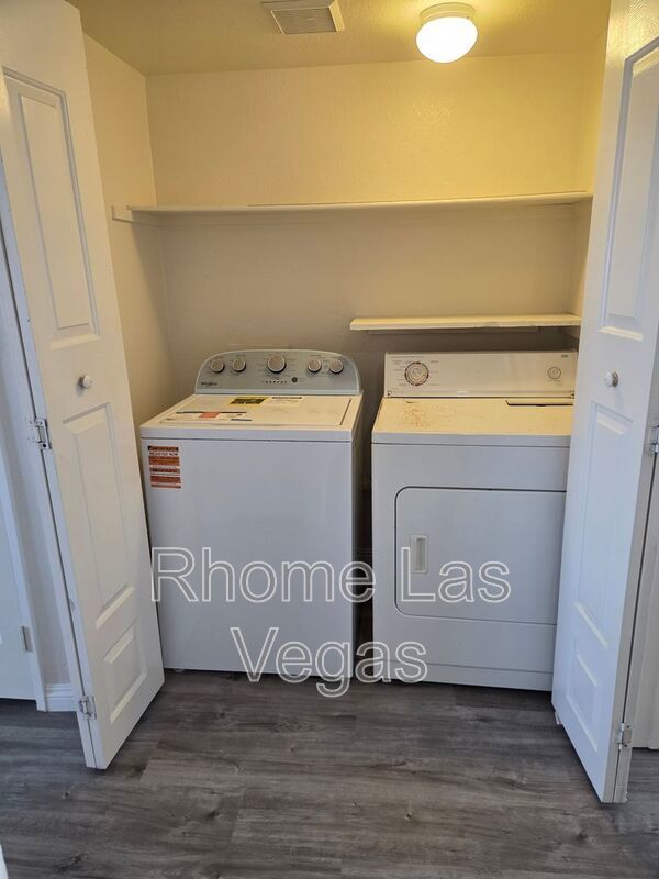 Spacious 2nd-Level 2-Bed, 2-Bath Condo – MOVE IN SPEACIAL!!! property image