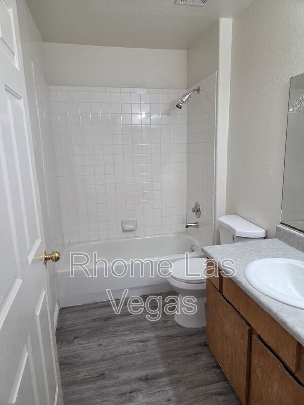 Spacious 2nd-Level 2-Bed, 2-Bath Condo – MOVE IN SPEACIAL!!! property image