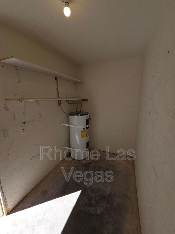 Spacious 2nd-Level 2-Bed, 2-Bath Condo – MOVE IN SPEACIAL!!! property image