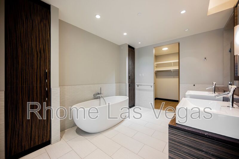 Modern Luxury Condo with Breathtaking Strip & Mountain Views property image