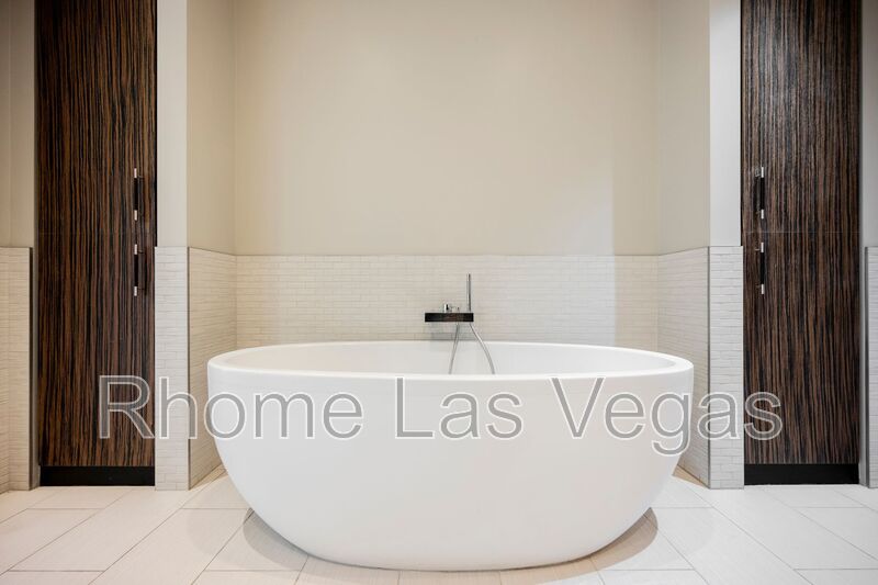 Modern Luxury Condo with Breathtaking Strip & Mountain Views property image