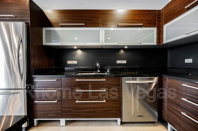 Modern Industrial Loft at Soho Lofts – 1BR/2BA High-Rise in the Arts District, City & Mountain Views! property image