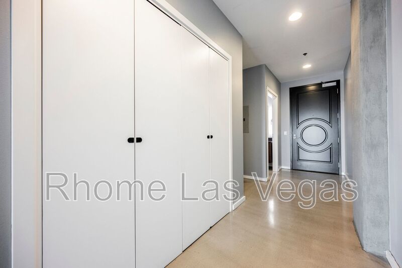 Modern Industrial Loft at Soho Lofts – 1BR/2BA High-Rise in the Arts District, City & Mountain Views! property image