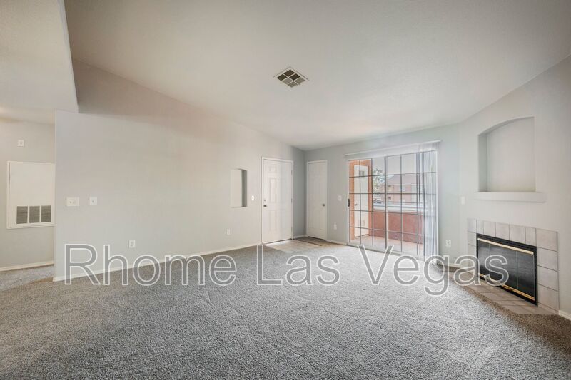 Like-New 2BR/2BA Condo in Gated Manzanita Community – Vaulted Ceilings & Fireplace! property image