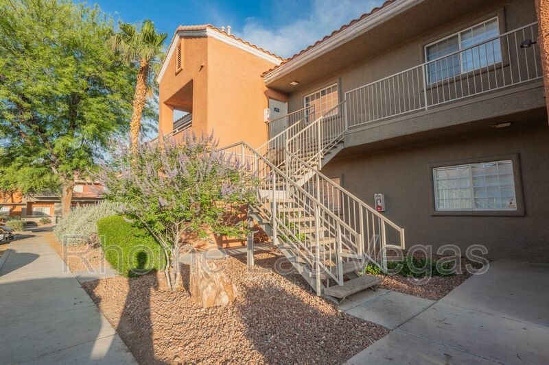 Like-New 2BR/2BA Condo in Gated Manzanita Community – Vaulted Ceilings & Fireplace! property image