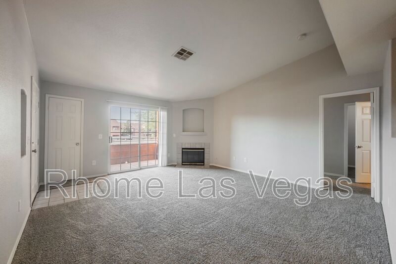 Like-New 2BR/2BA Condo in Gated Manzanita Community – Vaulted Ceilings & Fireplace! property image