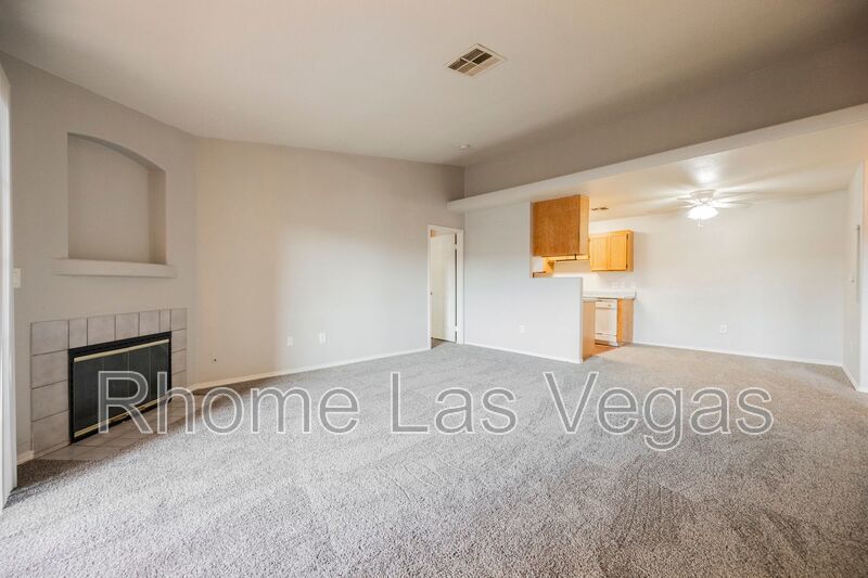 Like-New 2BR/2BA Condo in Gated Manzanita Community – Vaulted Ceilings & Fireplace! property image