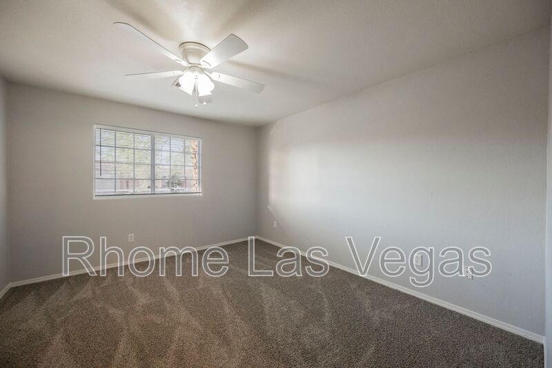 Like-New 2BR/2BA Condo in Gated Manzanita Community – Vaulted Ceilings & Fireplace! property image