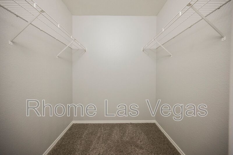 Like-New 2BR/2BA Condo in Gated Manzanita Community – Vaulted Ceilings & Fireplace! property image