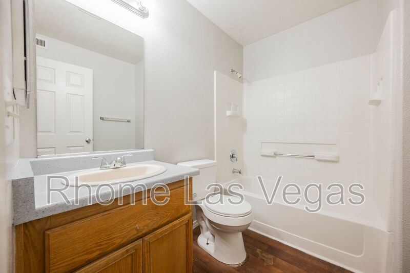 Like-New 2BR/2BA Condo in Gated Manzanita Community – Vaulted Ceilings & Fireplace! property image