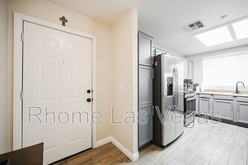 Move-In Ready 2BR/2BA Condo – Gated Pool Community, All-Inclusive Rent, Flexible Lease Terms! property image