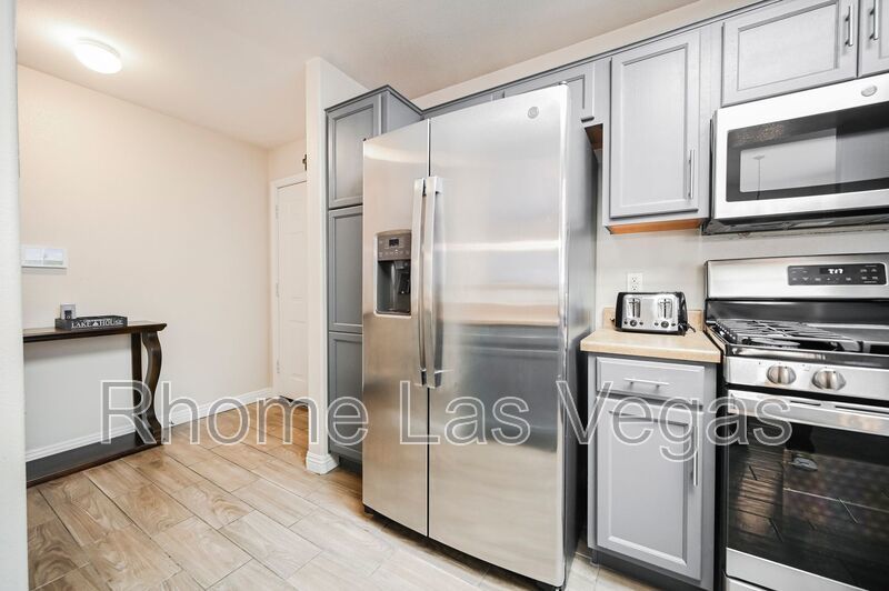 Move-In Ready 2BR/2BA Condo – Gated Pool Community, All-Inclusive Rent, Flexible Lease Terms! property image