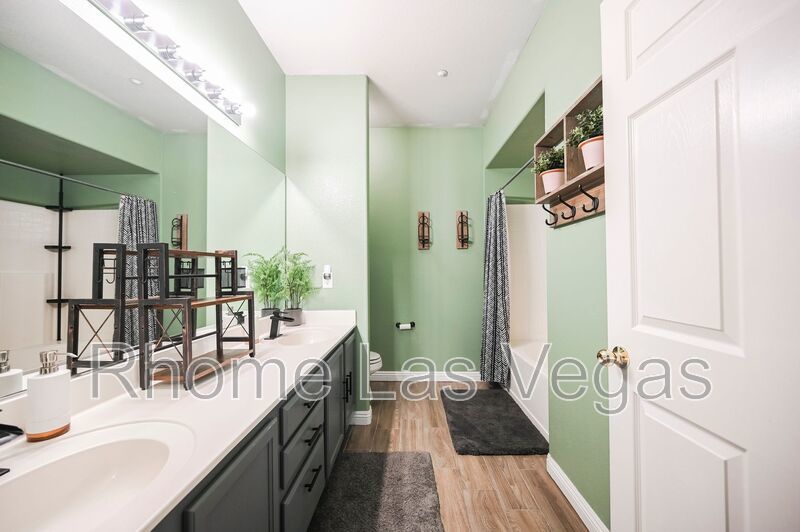 Move-In Ready 2BR/2BA Condo – Gated Pool Community, All-Inclusive Rent, Flexible Lease Terms! property image