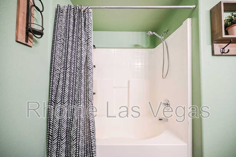 Move-In Ready 2BR/2BA Condo – Gated Pool Community, All-Inclusive Rent, Flexible Lease Terms! property image