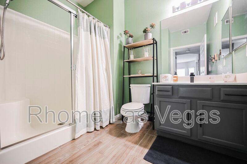Move-In Ready 2BR/2BA Condo – Gated Pool Community, All-Inclusive Rent, Flexible Lease Terms! property image