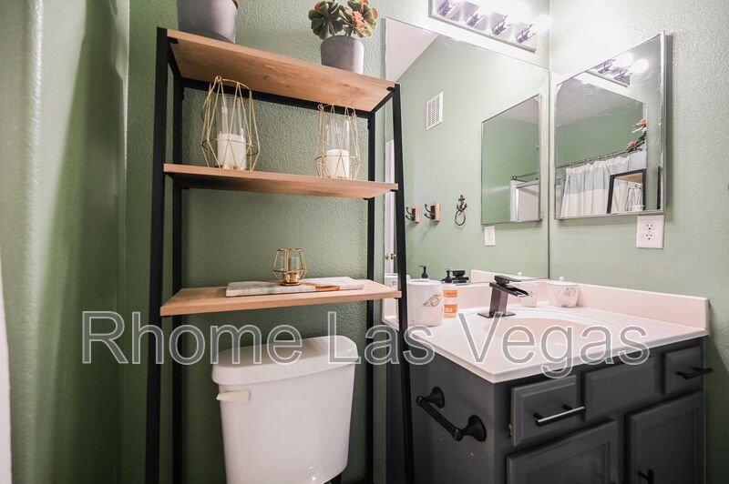 Move-In Ready 2BR/2BA Condo – Gated Pool Community, All-Inclusive Rent, Flexible Lease Terms! property image