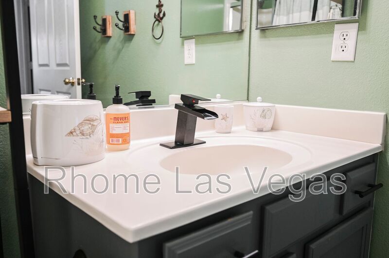 Move-In Ready 2BR/2BA Condo – Gated Pool Community, All-Inclusive Rent, Flexible Lease Terms! property image