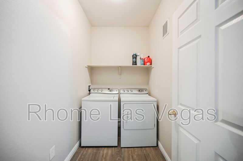 Move-In Ready 2BR/2BA Condo – Gated Pool Community, All-Inclusive Rent, Flexible Lease Terms! property image