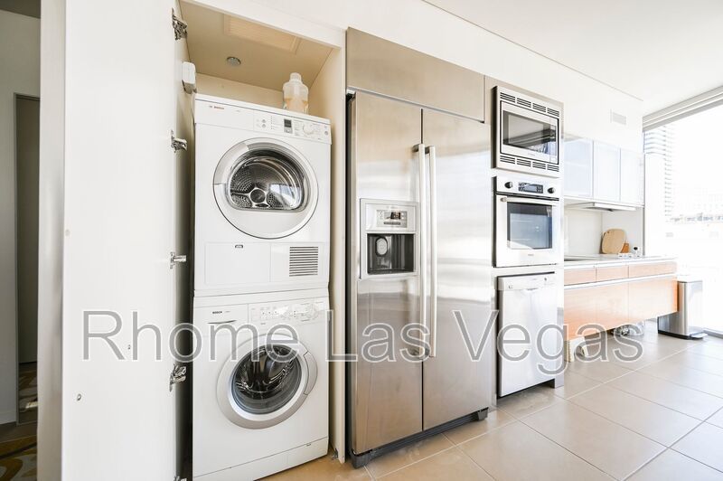 Luxury Corner Residence at Veer Towers – Fully Furnished, Turnkey, North Strip Views property image