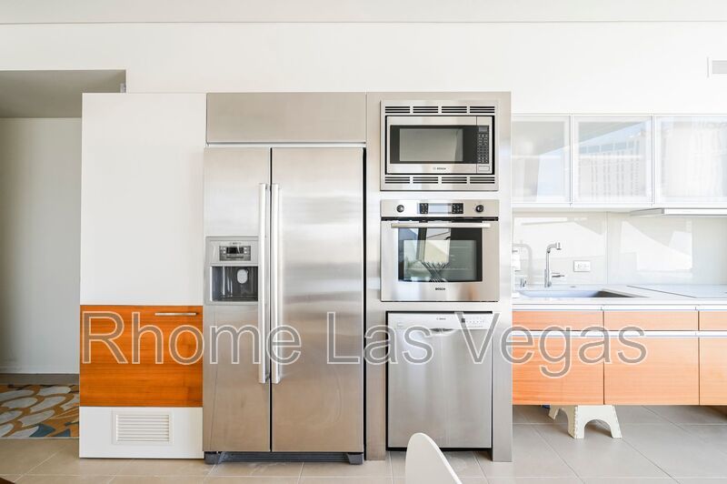 Luxury Corner Residence at Veer Towers – Fully Furnished, Turnkey, North Strip Views property image