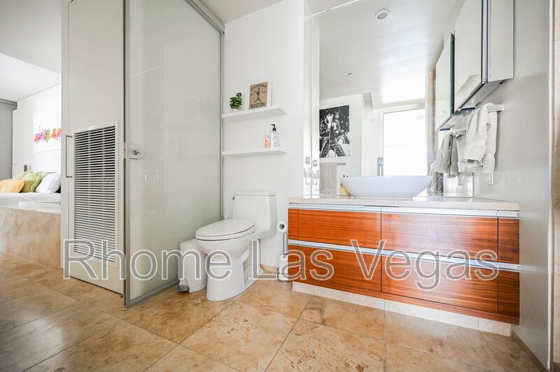Luxury Corner Residence at Veer Towers – Fully Furnished, Turnkey, North Strip Views property image