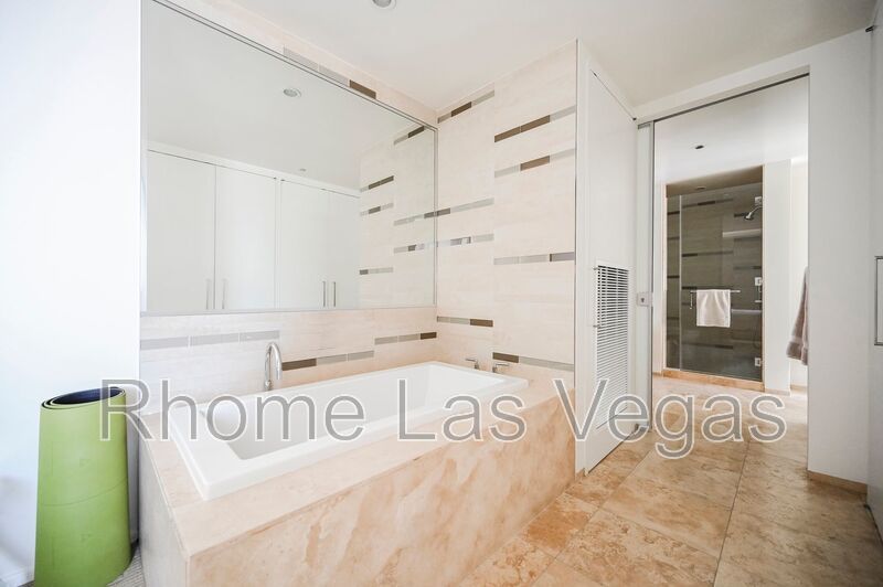 Luxury Corner Residence at Veer Towers – Fully Furnished, Turnkey, North Strip Views property image