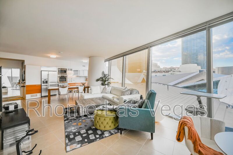 Luxury Corner Residence at Veer Towers – Fully Furnished, Turnkey, North Strip Views property image