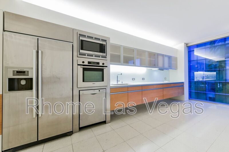 Stunning High-Rise Studio with Floor-to-Ceiling Views – World-Class Amenities in the Heart of Las Vegas property image